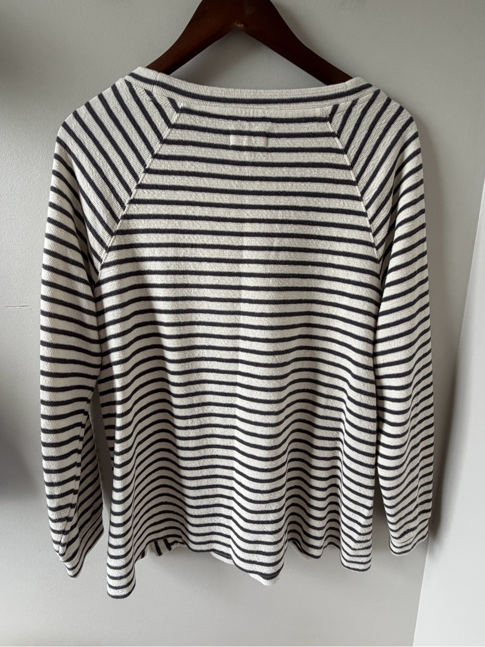 Lou & Grey | Striped Button Side Pullover | Gray Cream | M - Picture 5 of 9